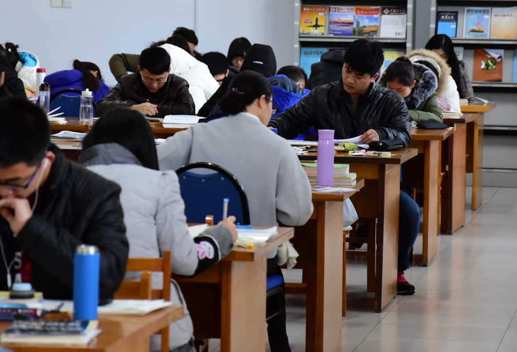 热搜第一!457万人考研,300万人落榜,报考数比去年多80万!如何解决?委