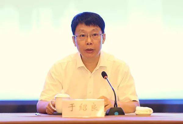 此前,于绍良任上海市委副书记,政法委书记.