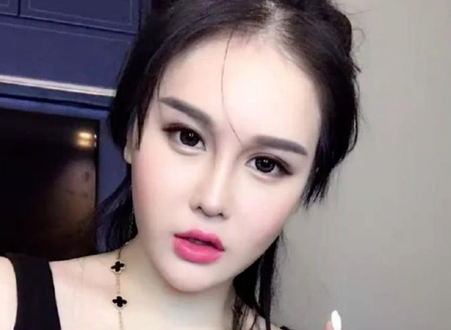 赵本山女儿自曝分手:哭诉没早日听父母的话,一年花千万养男友
