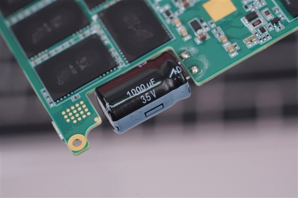 全程不掉速!忆恒创源PBlaze6 6536 3.2TB评测:是时候整一块企业级SSD了