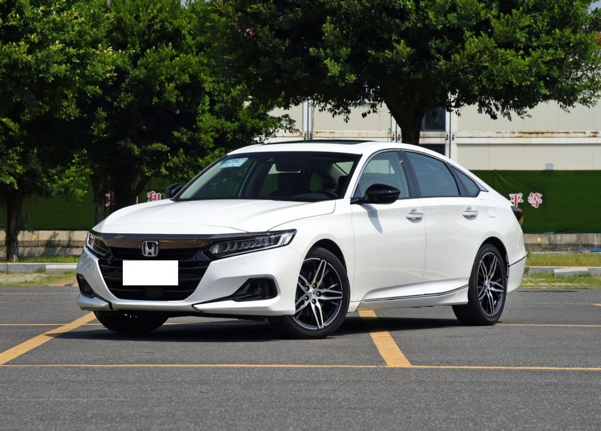 95后买车很纠结手握20万预算2022款本田雅阁不妨考虑一下