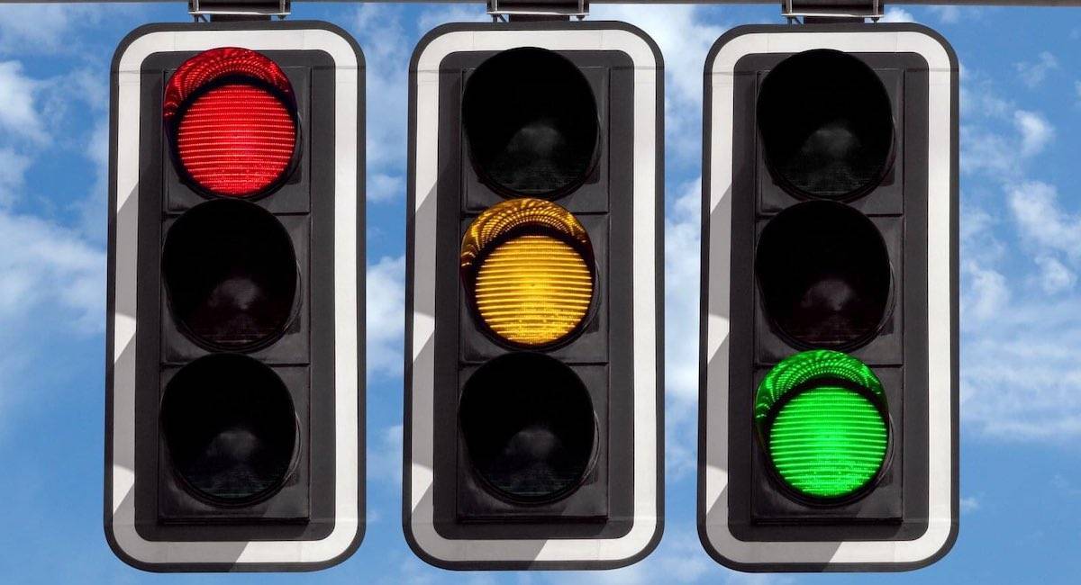 你们不要再吵了!新版红绿灯没那么糟 第1张-心情说说 你们不要再吵了!新版红绿灯没那么糟