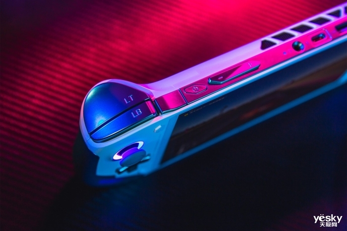 OneXPlayer飞行家F1掌机评测:移动游戏利器,《赛博朋克2077》流畅玩