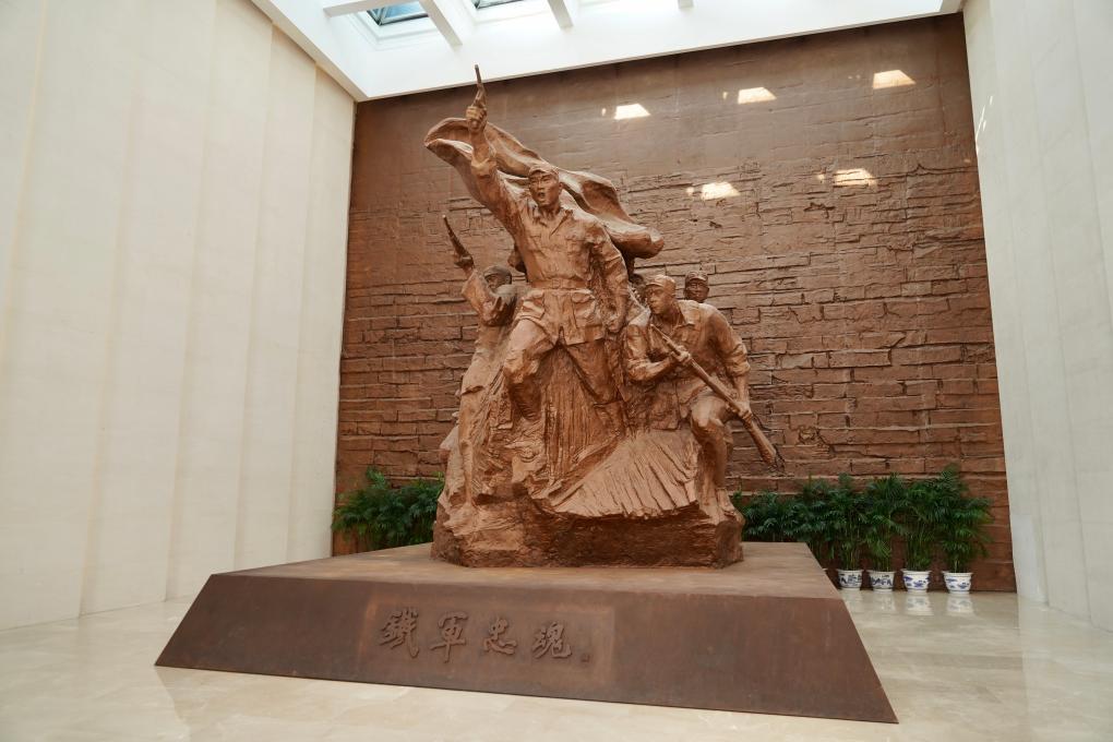 这是近日拍摄的新四军纪念馆内的铁军忠魂雕塑新华社记者 李博 摄