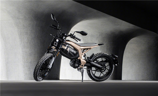 极速50km/h!极核C!TY PLAY电摩发布:70km续航 10980元