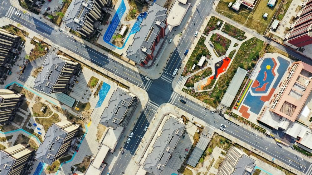 雄安新区容西片区内的街道和公园（2023年3月31日摄，无人机照片）。新华社记者 牟宇 摄