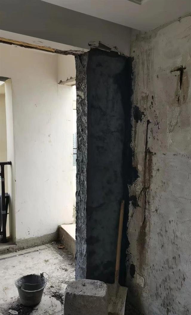 修复施工完成后的承重墙