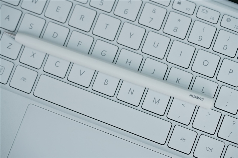 华为史上最大平板MatePad Pro 13.2体验评测:平板生态全新生产力