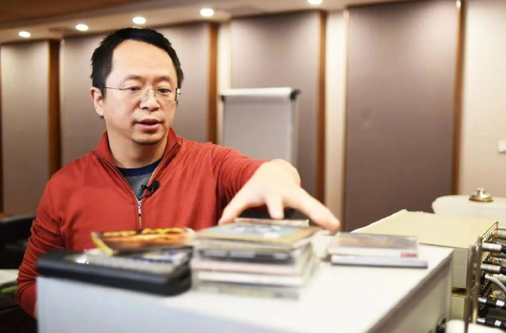 周鸿祎向前妻胡欢转让360公司6.25%股权 价值68亿_凤凰网