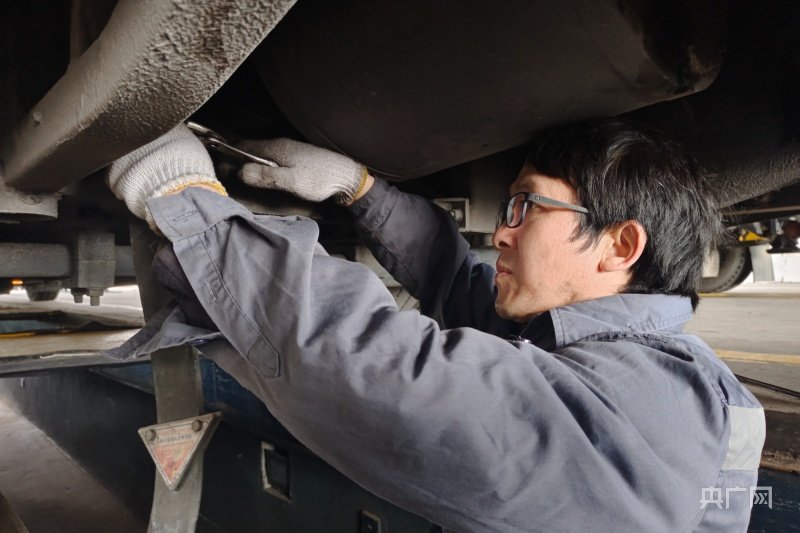 宁波公交修理工胡天斌(央广网发 通讯员供图)