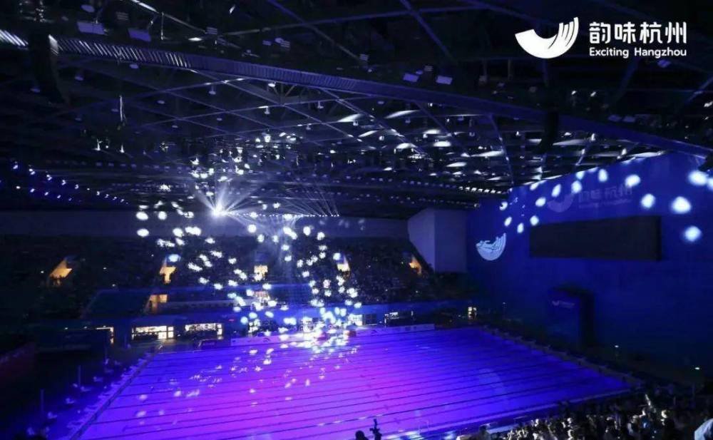 场馆内的赛事灯光系统