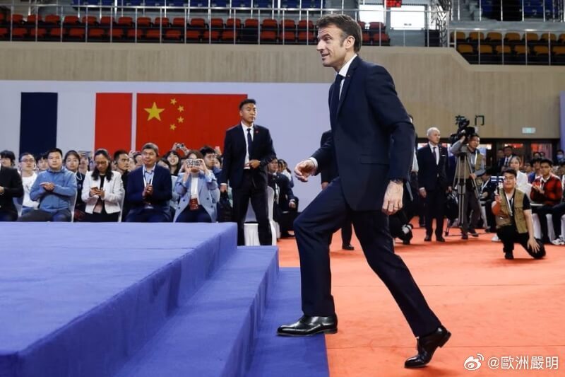 #v光计划# 法国总统马克龙再谈与中国的关系 马克龙强调法国不奉行敌