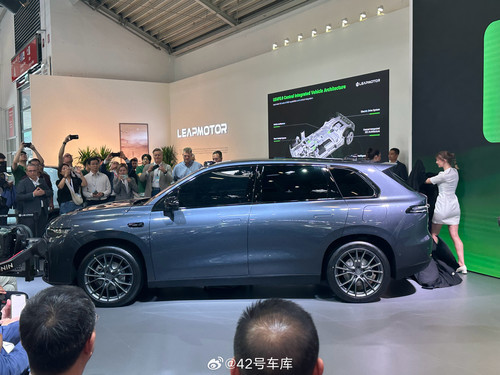 零跑C10(图源见水印)