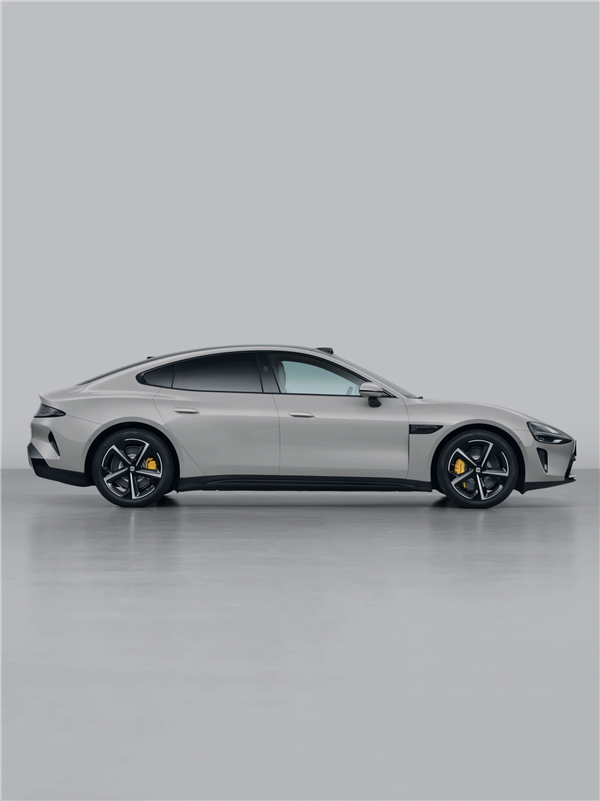 月底有望正式发布!小米汽车SU7全方位“最美证件照”出炉