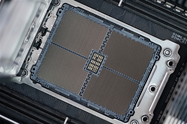 36相极致供电!华硕Pro WS TRX50-SAGE WIFI主板图赏