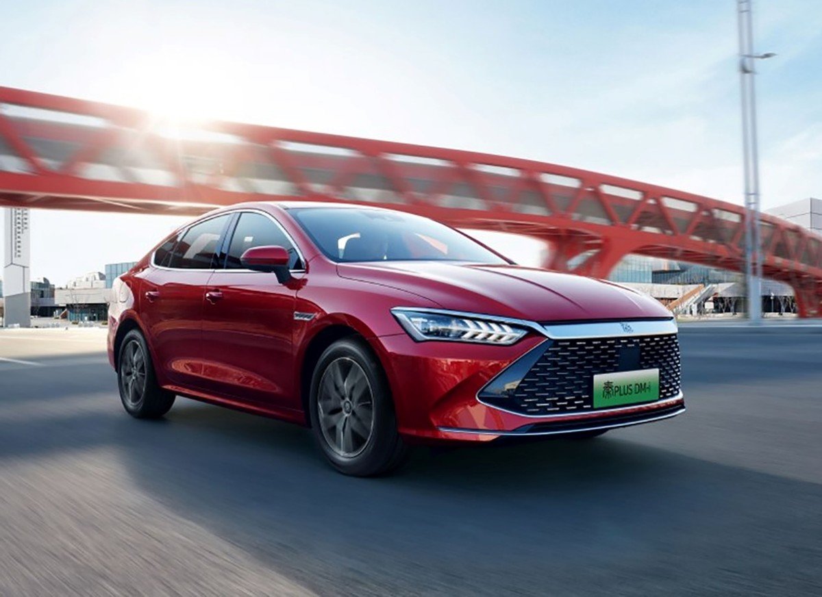 大众终于拿出诚意 直接硬刚比亚迪?朗逸新锐对比秦PLUS DM-i