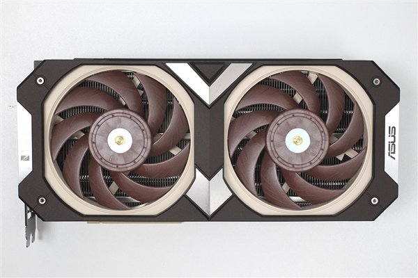 4.3槽庞然巨物!华硕猫头鹰版RTX 4080来了:噪音/温度喜人