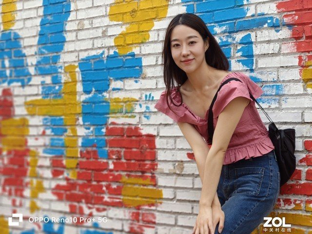 手机拍人像哪颗镜头才合适?这个答案你肯定想不到