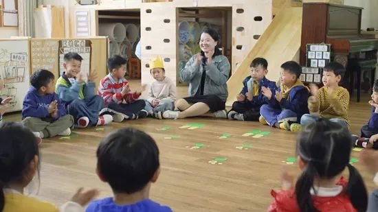 幼儿园里的“明星时刻”。