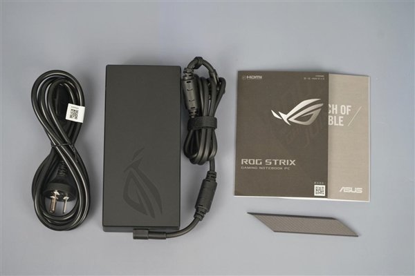 18英寸大屏+RTX 40系显卡!ROG枪神7 Plus超竞版图赏