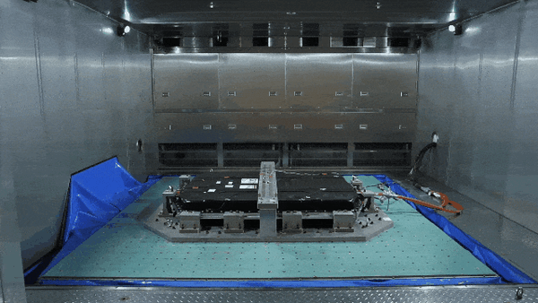 远超国标!五菱神炼电池硬核测试:同一电池包挑战“铁人三项”