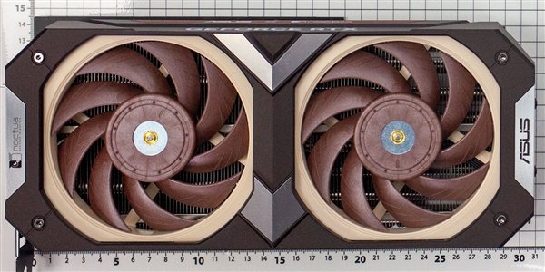 4.3槽庞然巨物!华硕猫头鹰版RTX 4080来了:噪音/温度喜人