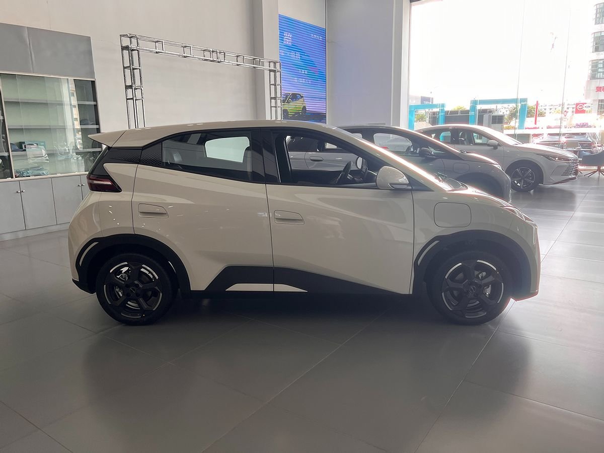 5月卖了8000多辆,它和五菱缤果怎么选?比亚迪海鸥实拍