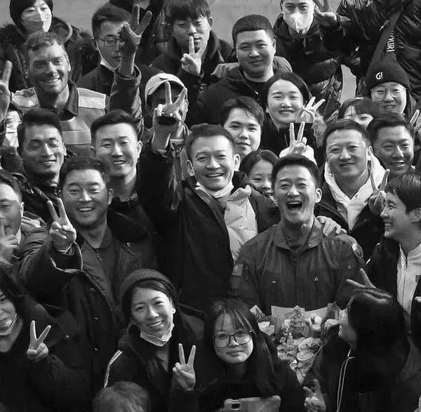 嗑他俩的有福了，嫂子都盖章允许了…