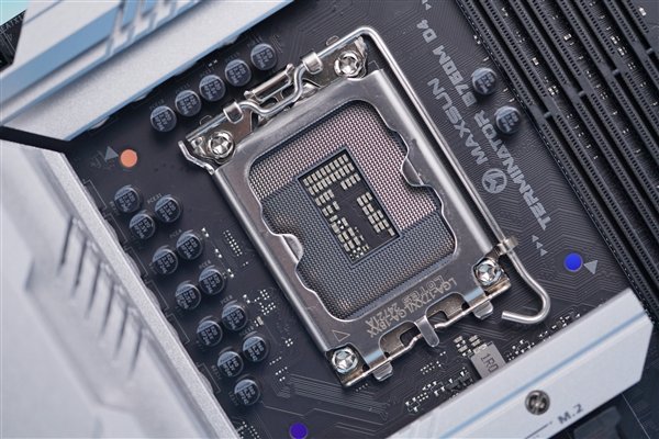 新一代甜品主板!铭瑄终结者B760M D4 WIFI图赏