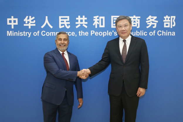 【CN-PR20231103】美光CEO 桑杰梅赫罗特拉拜会中国商务部部长王文涛_CN_FINAL240.png