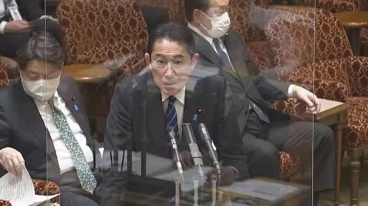 岸田文雄6日在国会上回答关于韩国当天公布的方案的问题。图自日媒