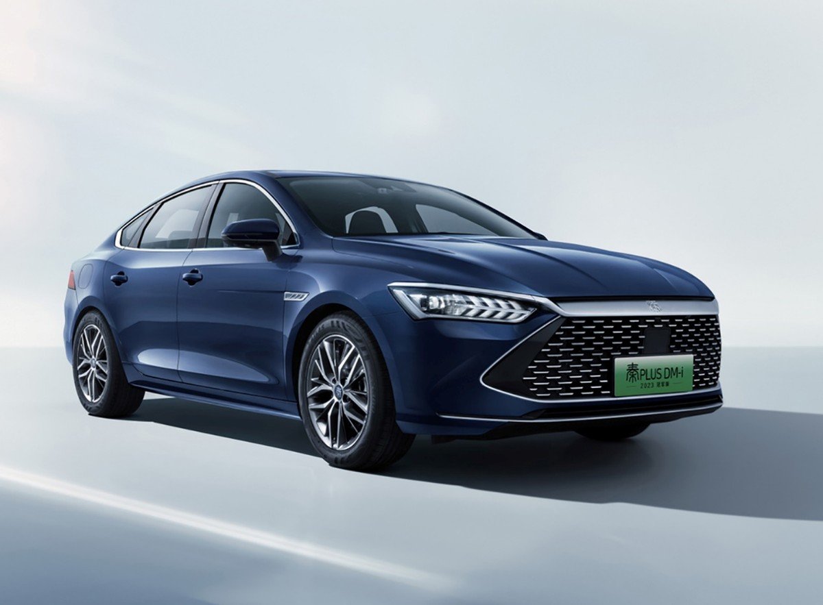 大众终于拿出诚意 直接硬刚比亚迪?朗逸新锐对比秦PLUS DM-i