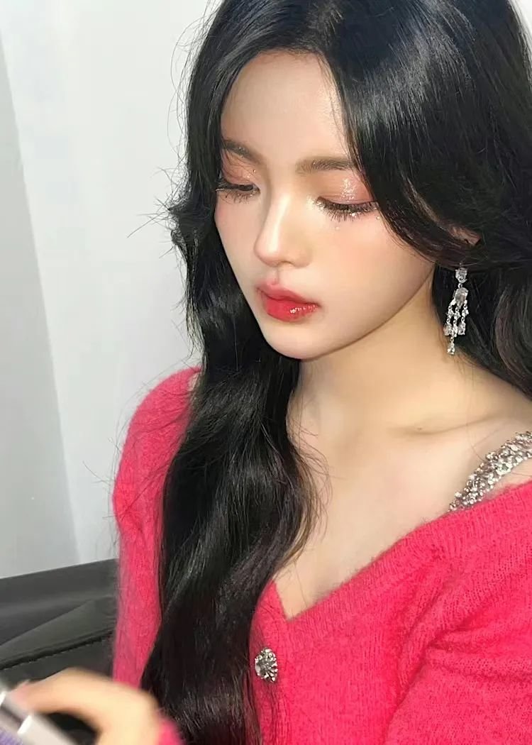 眼突计怎么用美人计｜碎钻不值钱，放眼睛上正合适_https://www.jmylbn.com_新闻资讯_第1张