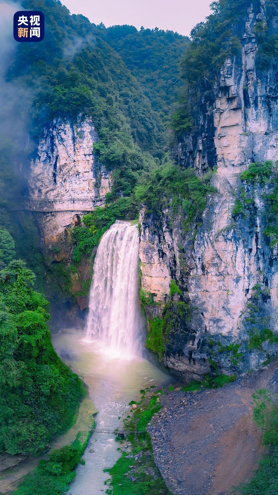 △凤凰县飞水谷景区