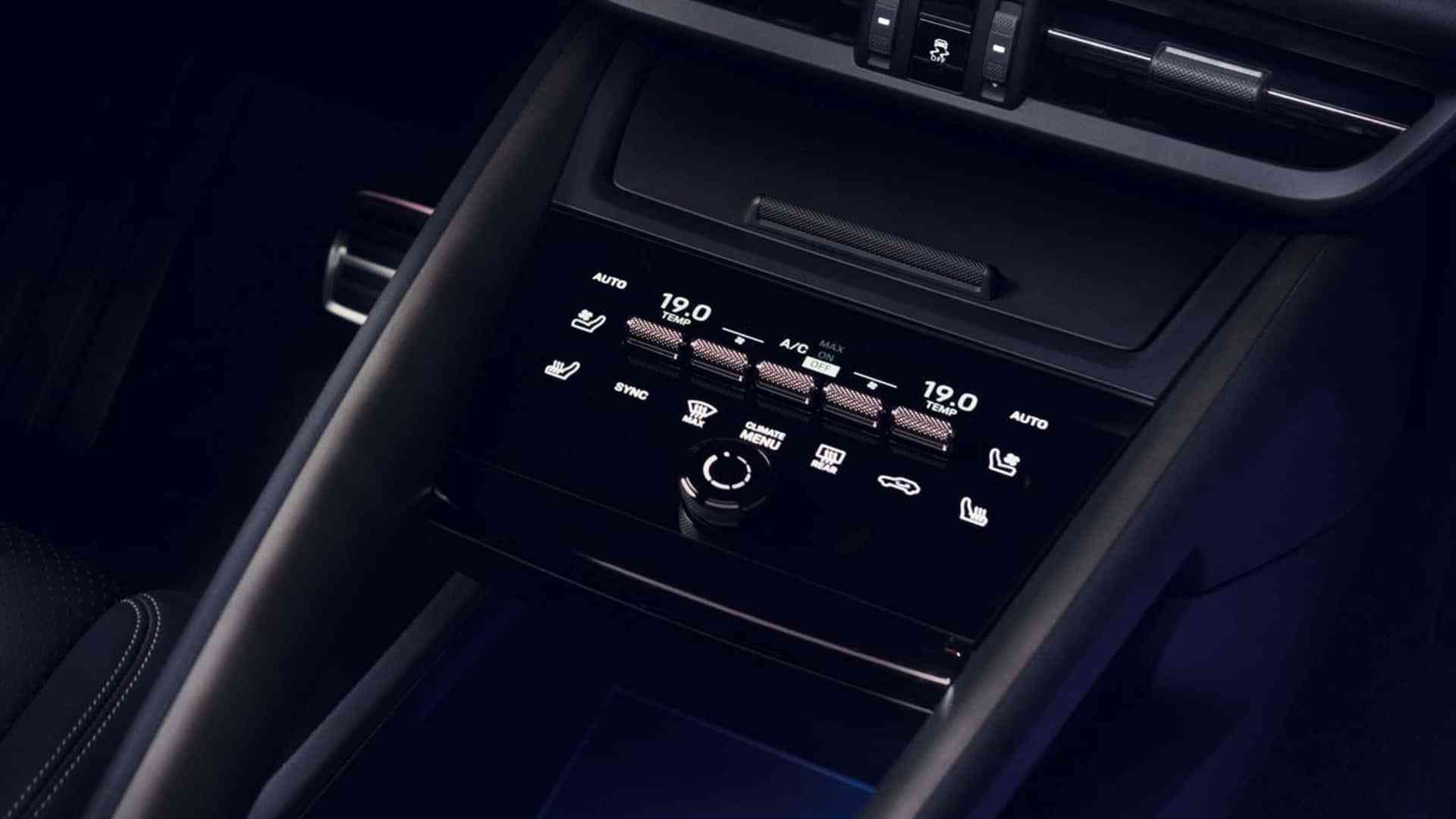 保时捷Macan EV内饰公布 有副驾驶屏幕 车机中国团队做