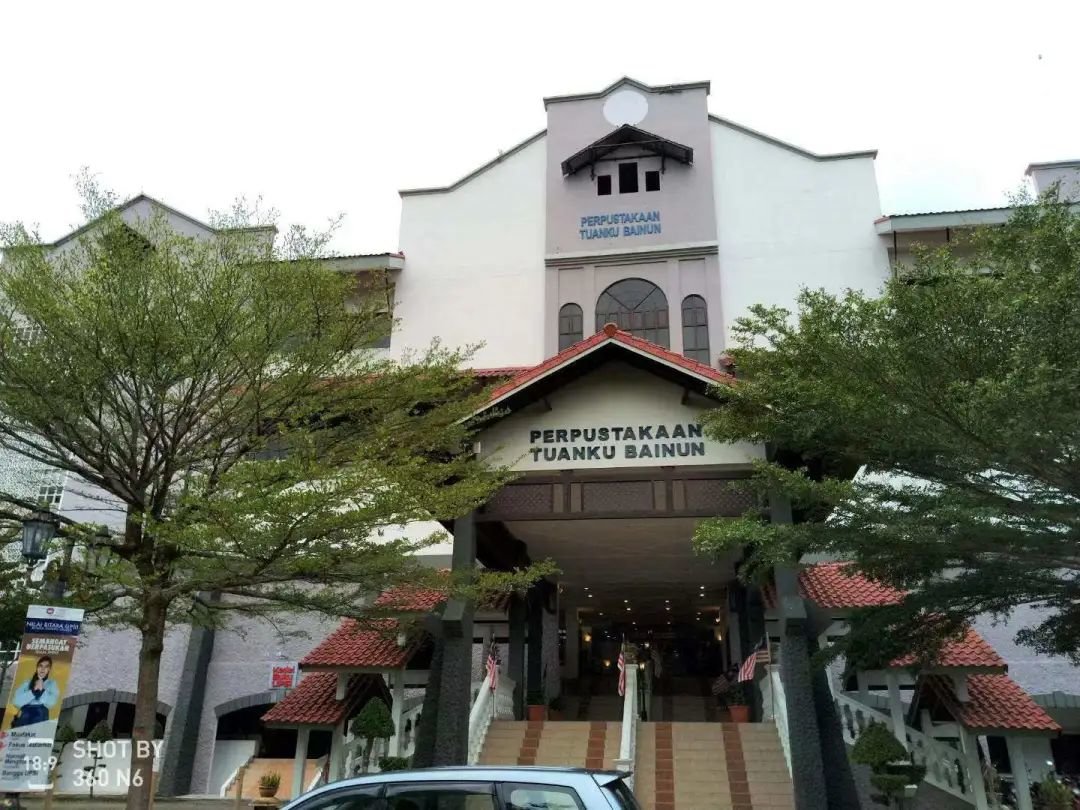 小冰学校的图书馆