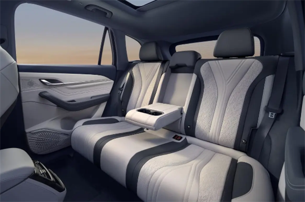 平替沃尔沃XC60!吉利星越L智擎版12月3日上市:百公里油耗不到5升