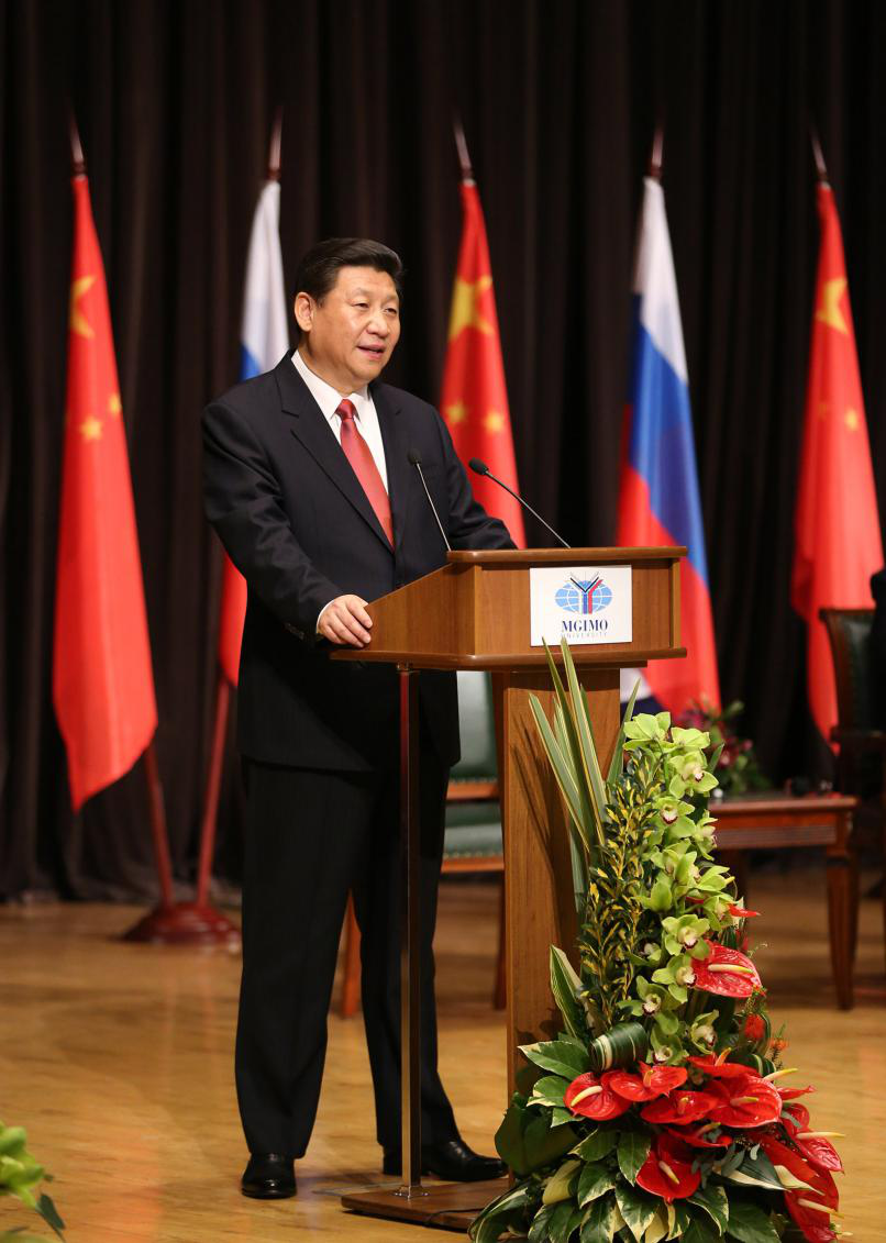 ↑2013年3月23日，国家主席习近平在莫斯科国际关系学院发表演讲。