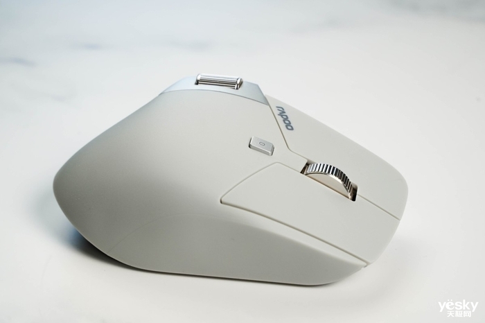 M+无线跨屏技术 霍尔磁感应侧滚轮 雷柏MT760L多模无线鼠标评测