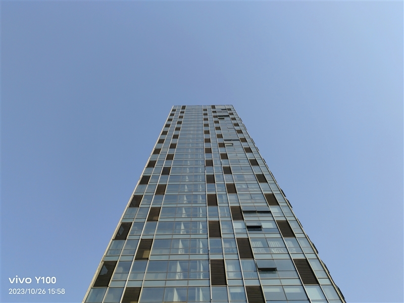 5000mAh电池轻松用一天半!vivo Y100评测:名副其实的千元高颜值续航神机