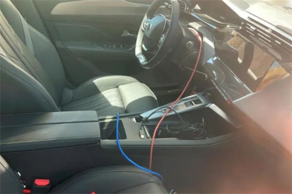 强势回归!全新标志308亮相国内 颜值动力远超大众高尔夫