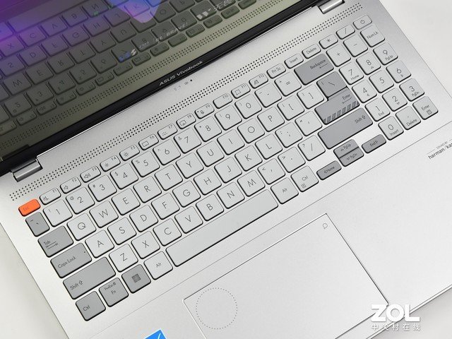 体验华硕无畏Pro16 2023旗舰版:性能释放堪比专业游戏本