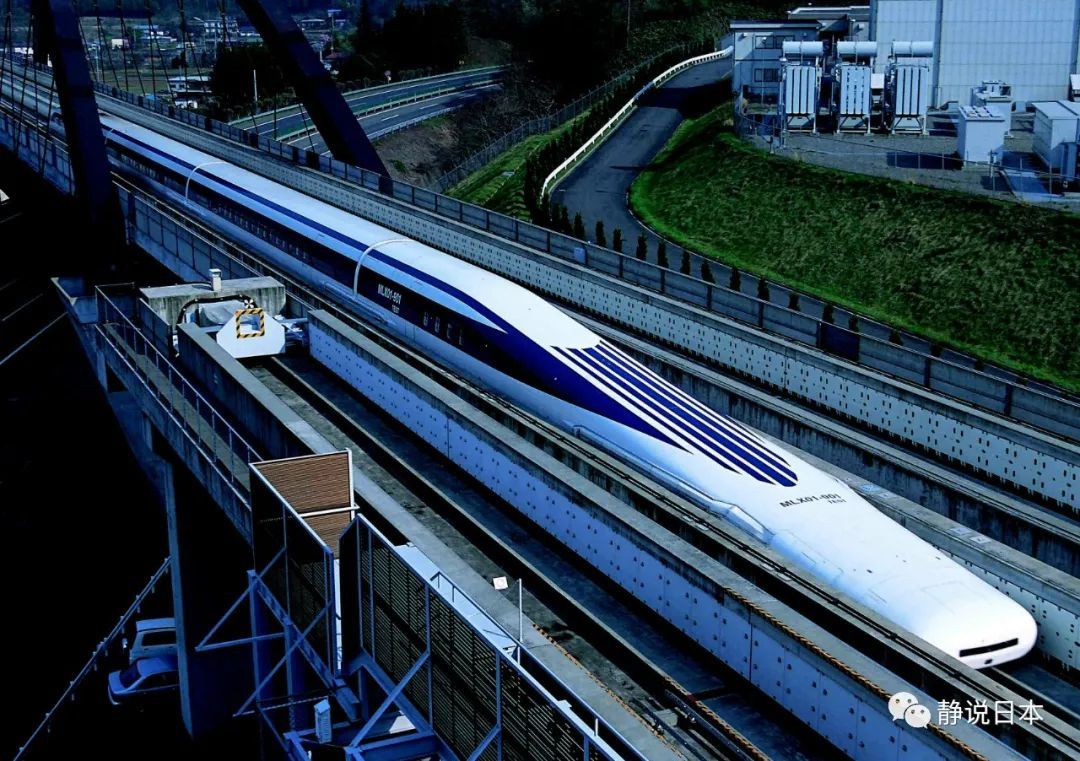 时速600公里的日本磁悬浮列车