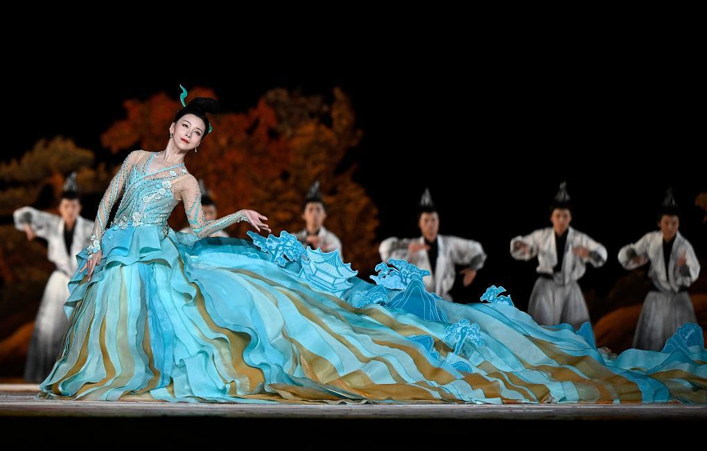 9月23日，演员在开幕式上表演。新华社记者 宋彦桦 摄