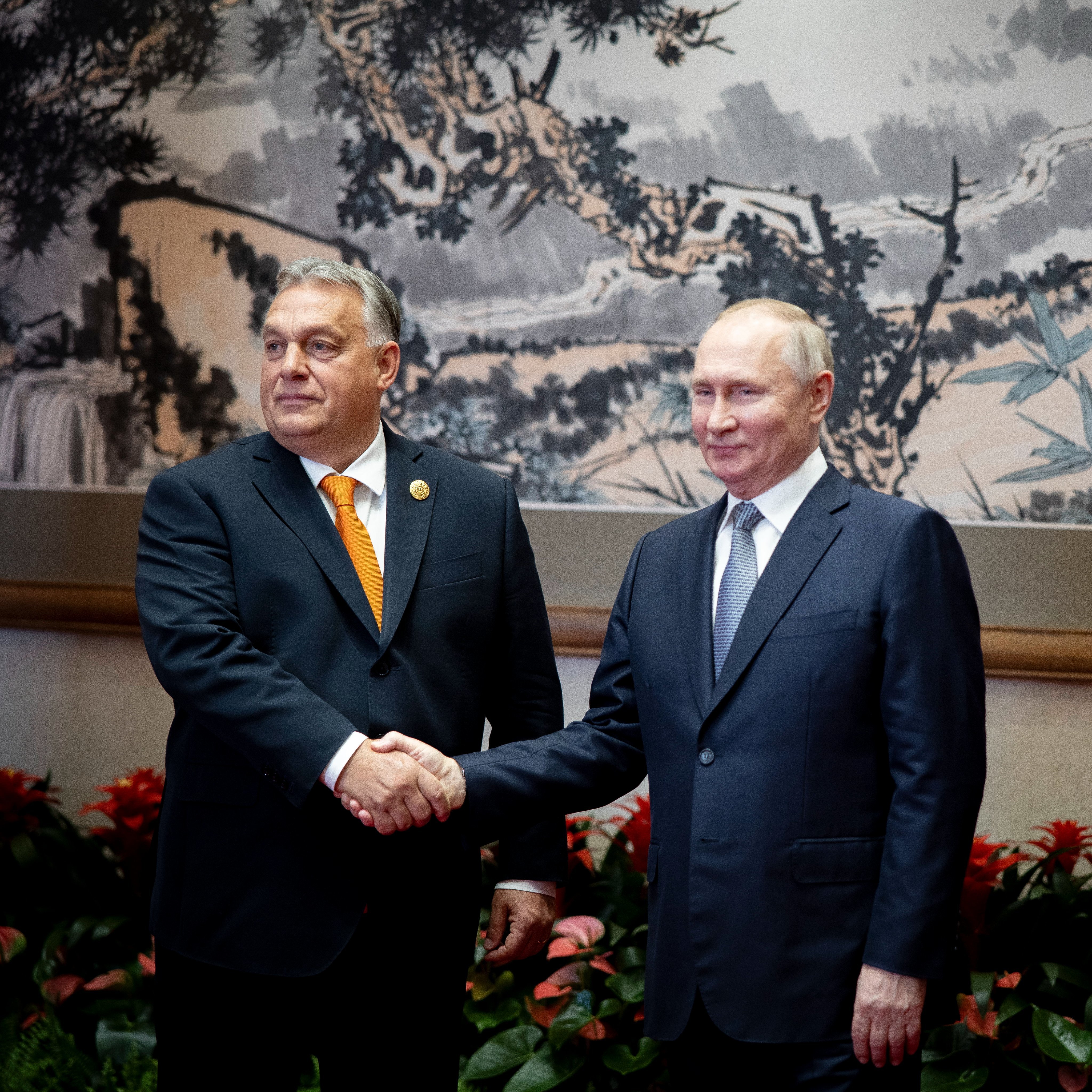 10月17日，欧尔班与普京在北京会晤 图自匈牙利政府国际事务发言人科瓦奇·佐尔坦发布于X（原推特）平台