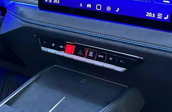 回归传统物理按键!大众ID.2内饰曝光:复古与科技相结合