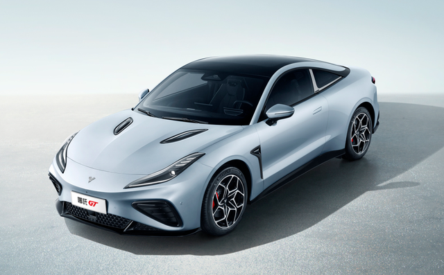 卷完SUV和轿车,开卷跑车?哪吒GT官图发布,3s级破百,猜个价!