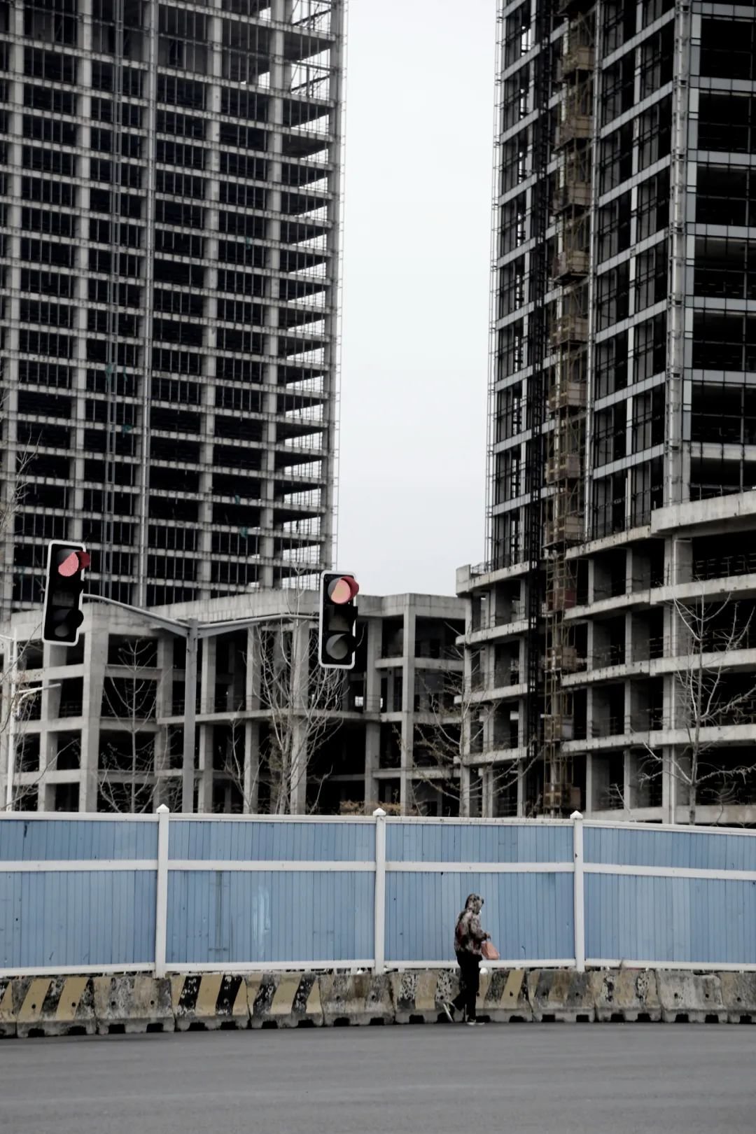 当沪漂青年遭遇上海烂尾楼