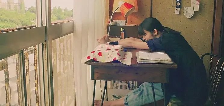 《在名建筑里吃午餐》剧照