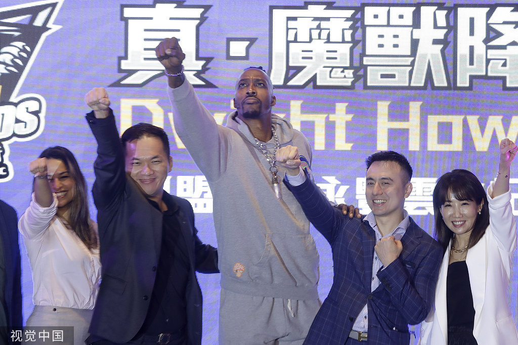看完霍华德在中国台湾联赛的表现，终于知道NBA为啥不要他了